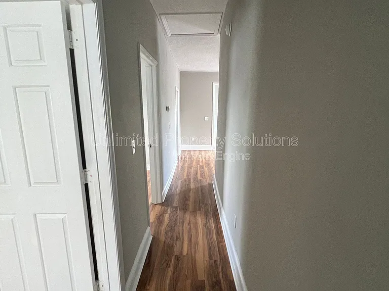 214 S 13th St #B — Photo 15