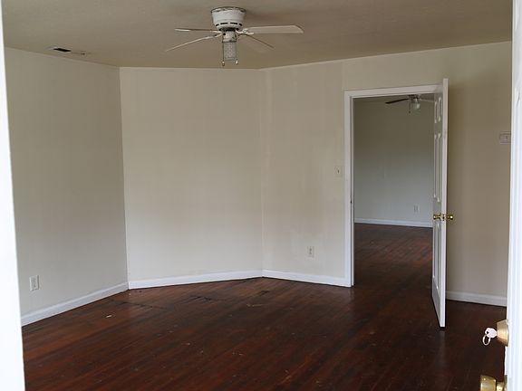 3rd image of 600 E Kentucky St