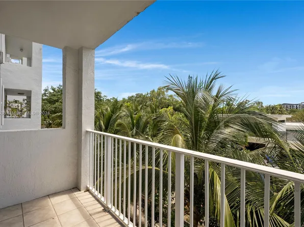 1010 NW 11th St APT 301, Miami, FL 33136