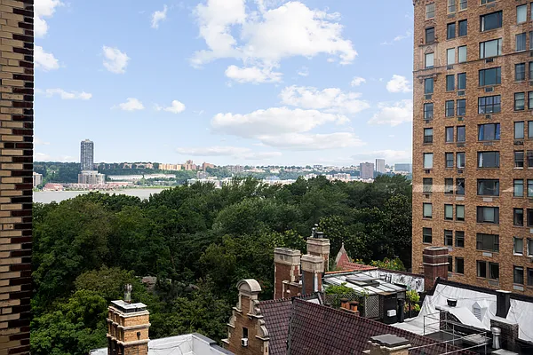 Sold by Douglas Elliman | media 19