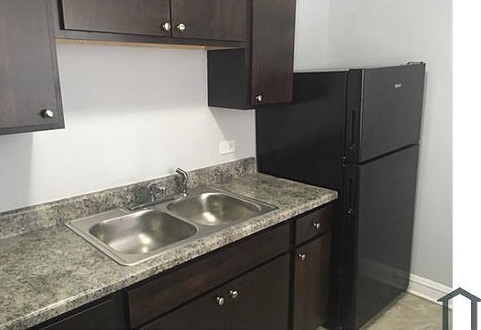 4th image of 8305 S Paulina St #3
