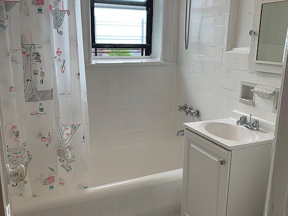 2nd image of 15803 Sanford Ave APT 3B