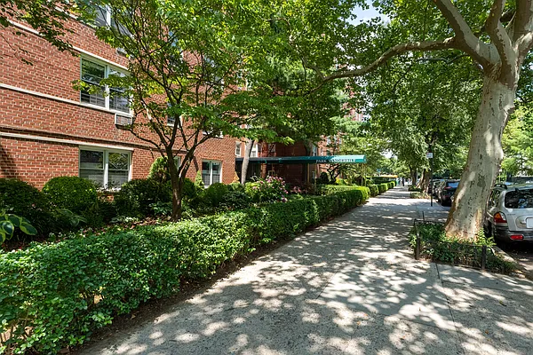Sold by Compass | media 8