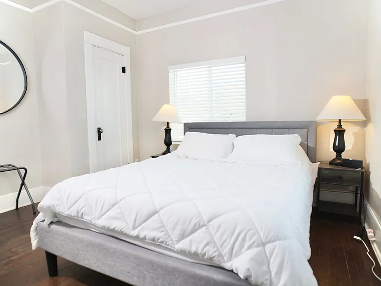 12 E University Blvd #16 — Photo 26