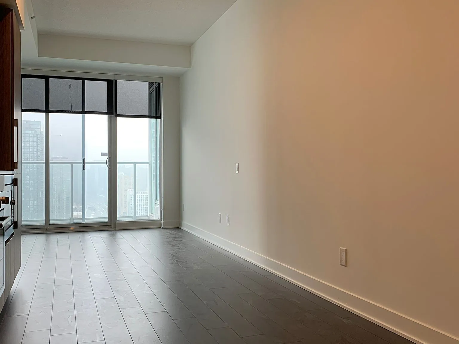 Lakeshore Condo — Photo 3