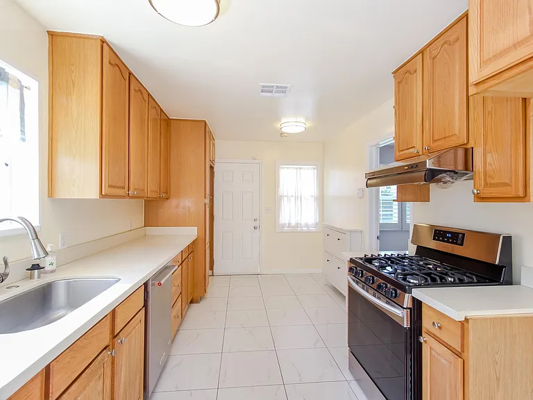 10667 Hallwood Dr — Photo 8