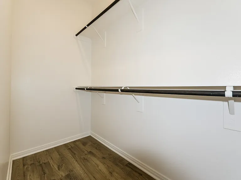 16435 Honeysuckle Hill Dr — Photo 15