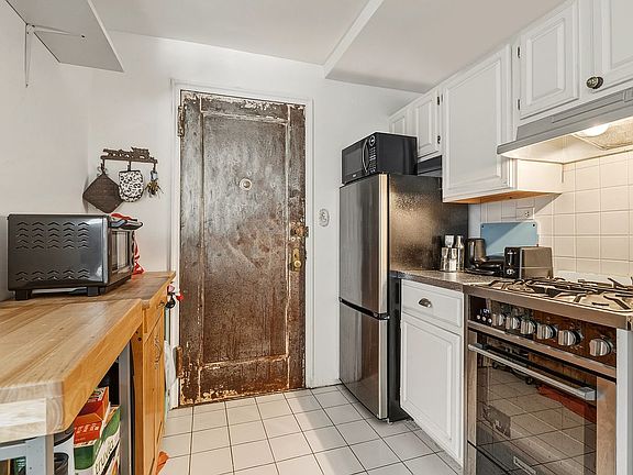 3rd image of 67-14 108th St APT 3D