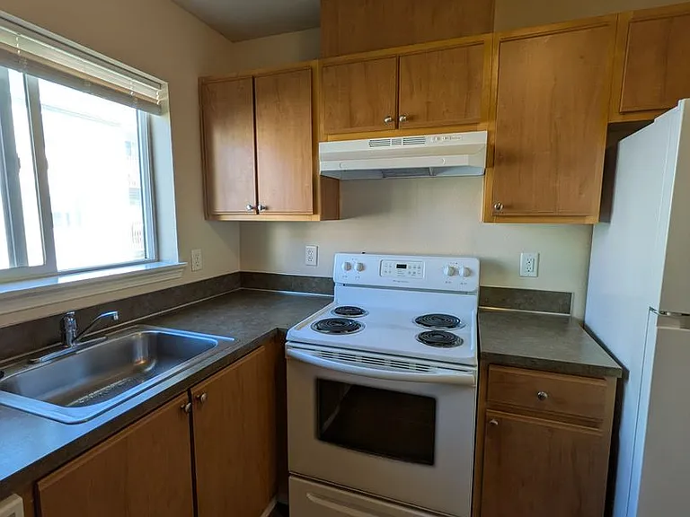 Wellesley Park Apartments — Photo 69