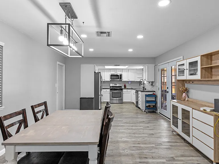 208 S Greenlawn St — Photo 12