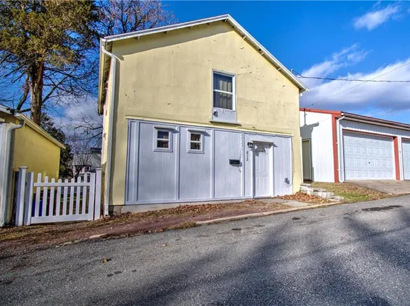 (undisclosed Address), Jim Thorpe, PA 18229