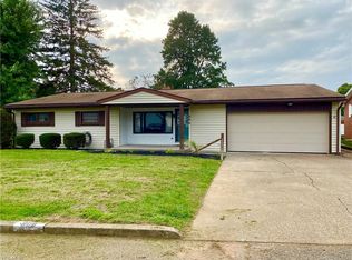 606 10th Dr NW, New Philadelphia, OH 44663