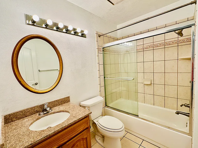 106 Rancho Dr #D — Photo 9