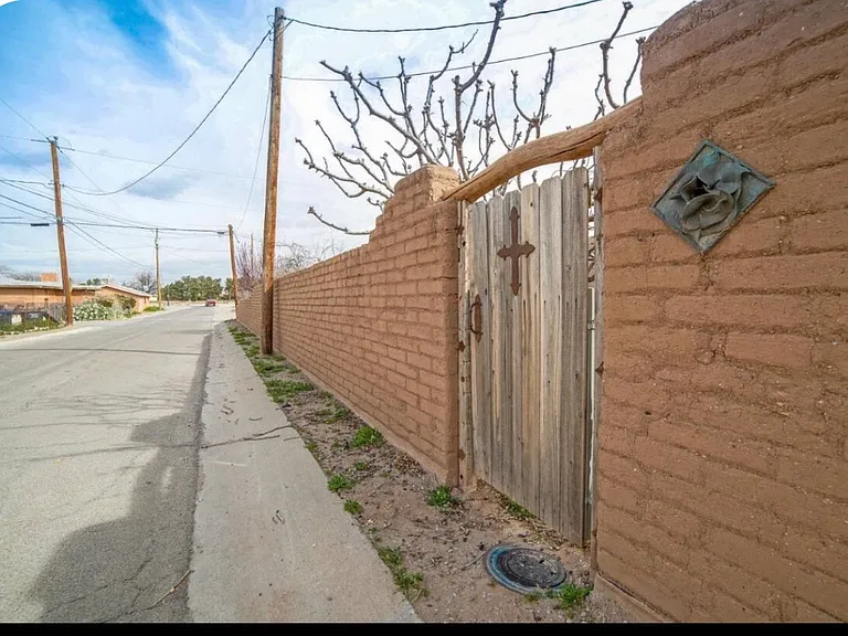 2615 Calle De Guadalupe — Photo 2