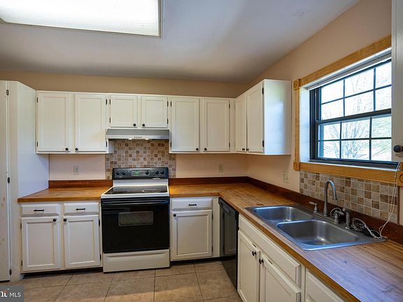 5th image of 206 Homestead Ln #B