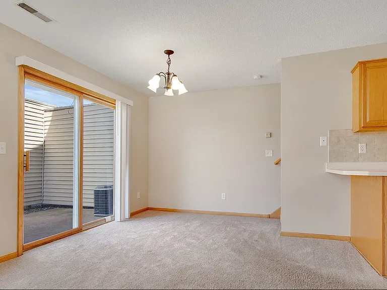 601 Meadow Ln — Photo 7