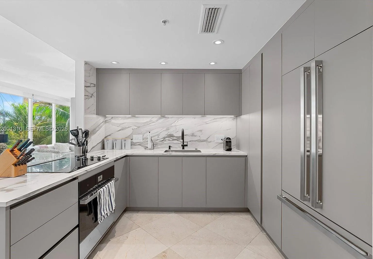 The Tower Residences Cond — Photo 4