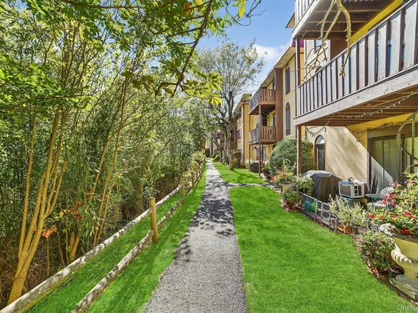 1 Granada Crescent #6, White Plains, NY 10603