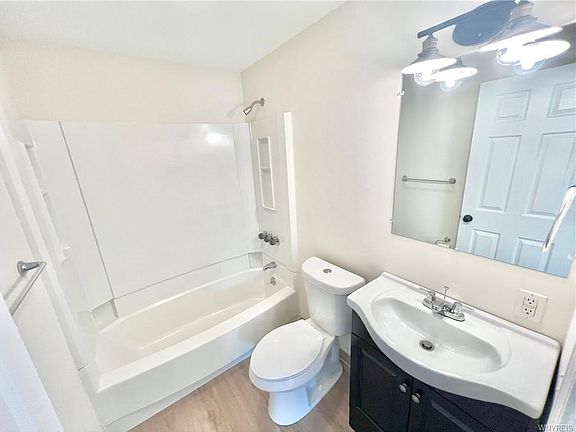 2nd image of 254 Oelkers St