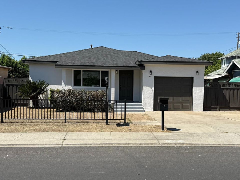 1st image of 201 Barozzi Ave