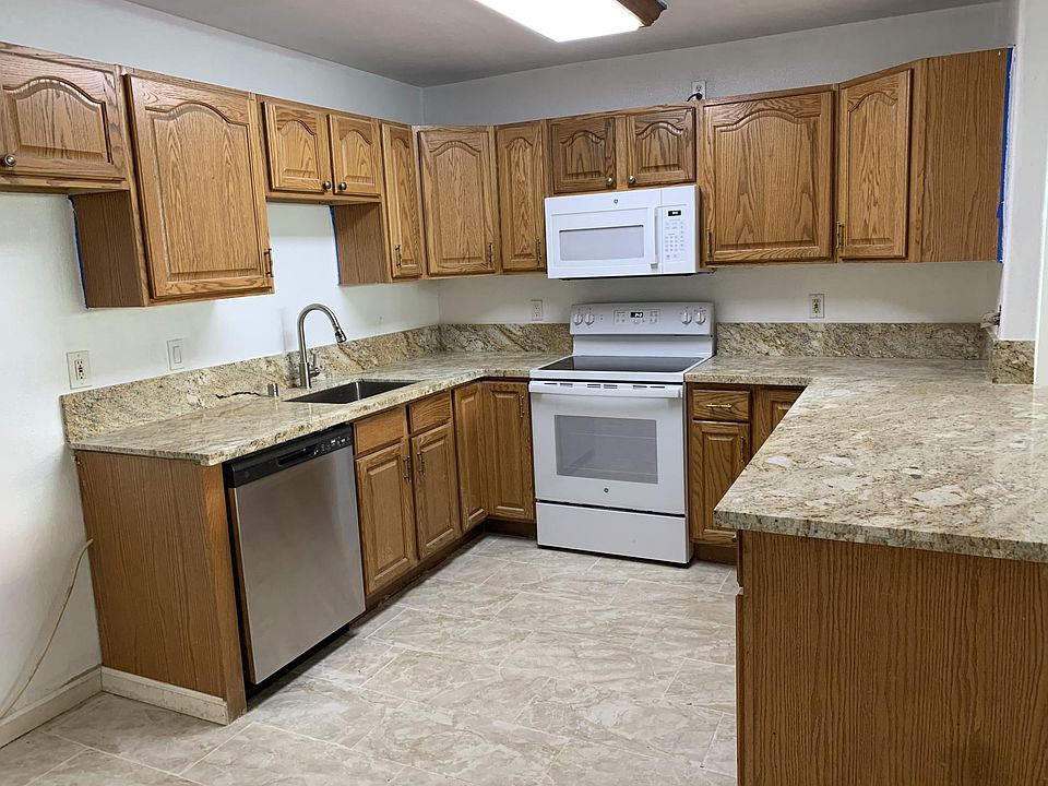 1st image of 6651 Hillsdale Blvd