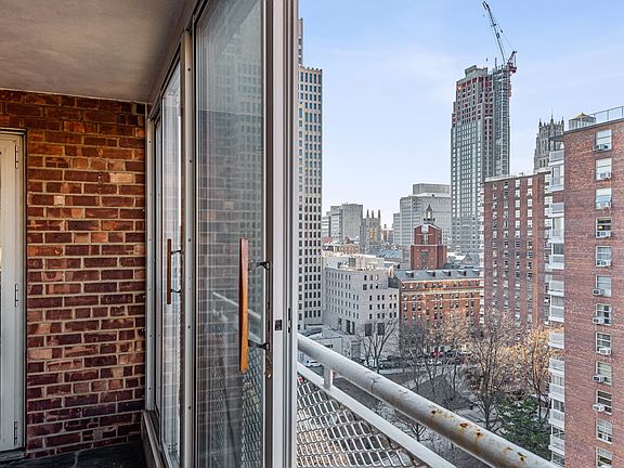 2nd image of 100 La Salle St APT 19A
