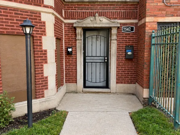 7542 S Colfax Ave, Chicago, IL 60649