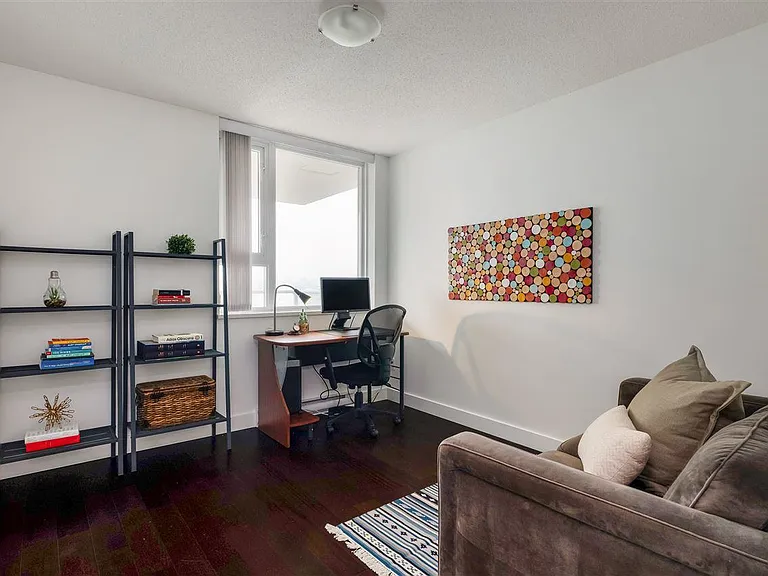 125 Milross Ave — Photo 22