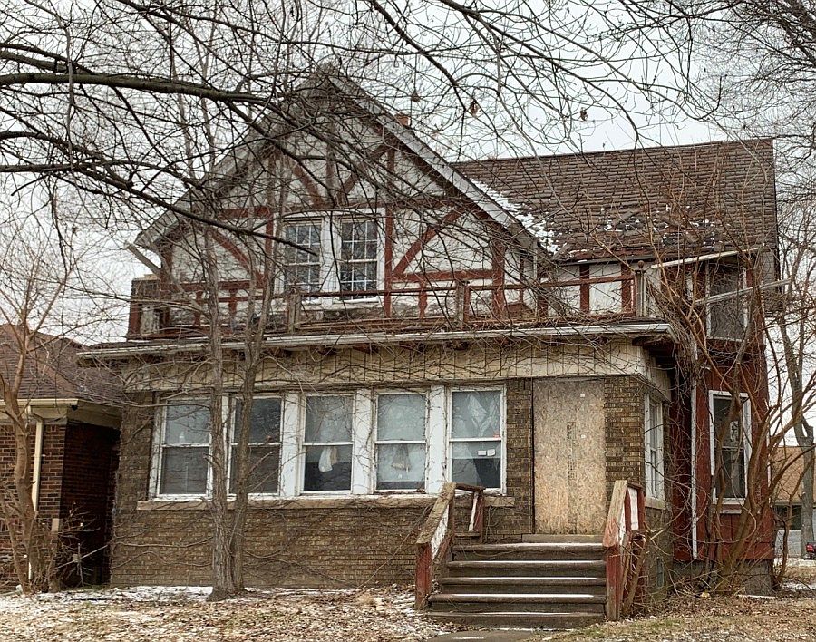 2nd image of 4570 W Jefferson Ave