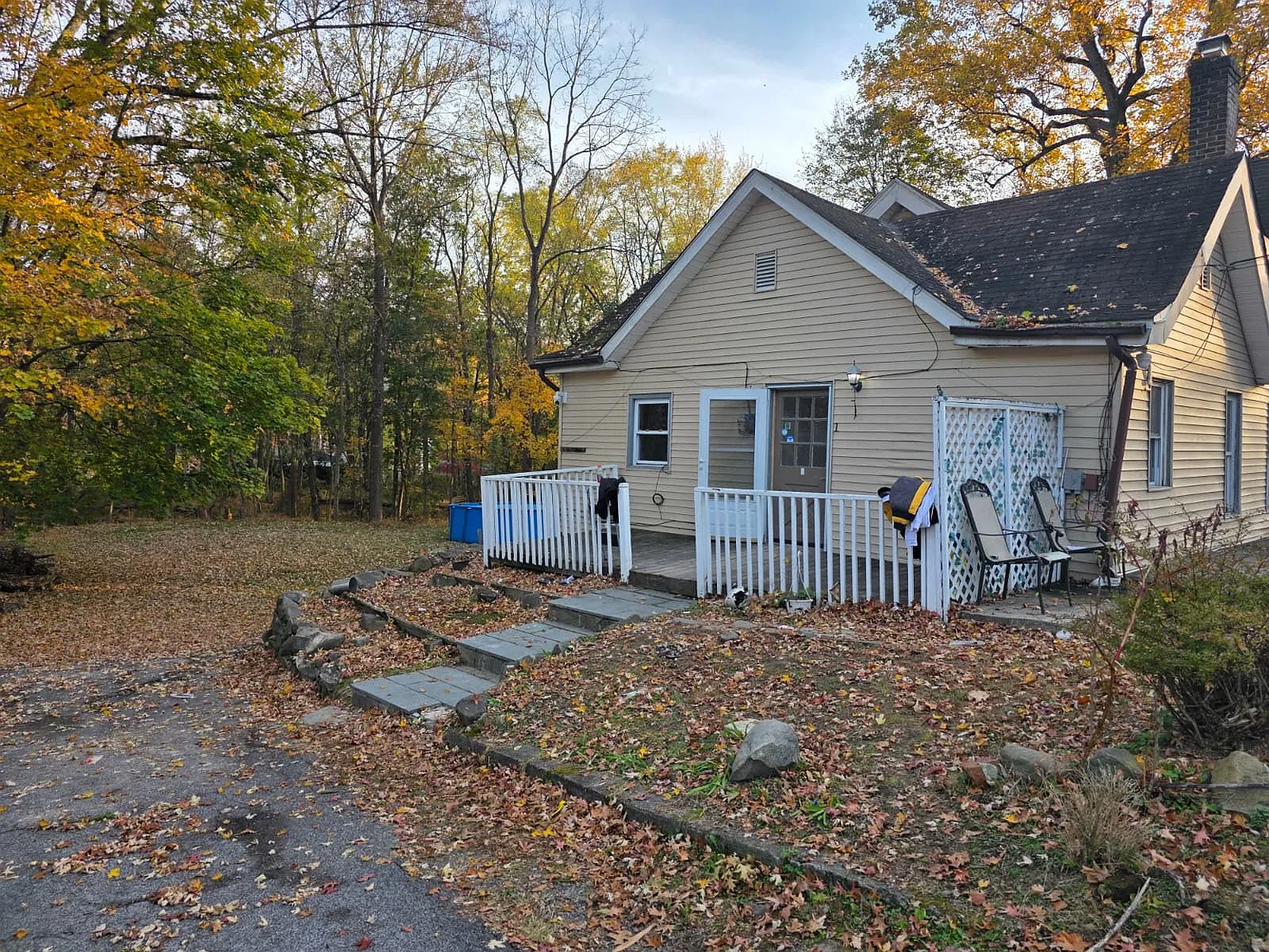 3 bed, $2,300 — Photo 2