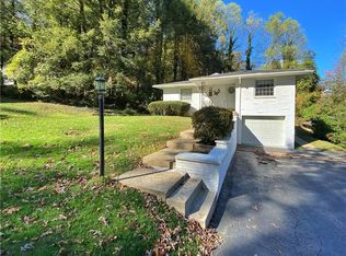 8 Terrace Rd, Charleston, WV 25314