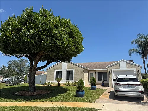 18818 Cloud Lake Cir Photo 1