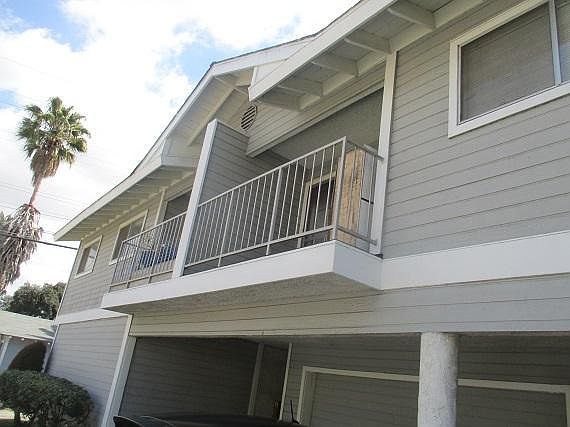 3rd image of 804 Amapola Ave