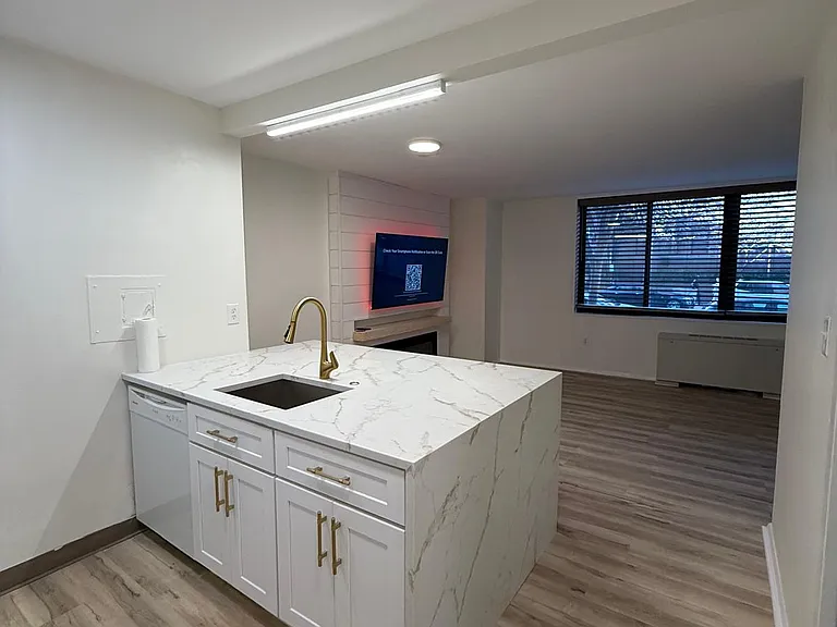 2030 F St NW #109 — Photo 8