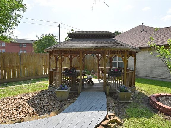 5th image of 11714 Brook Meadow Dr