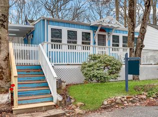 21 Cottage Road, Baiting Hollow, NY 11933