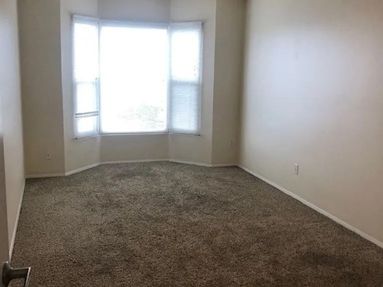 Galleon Apartments — Photo 8