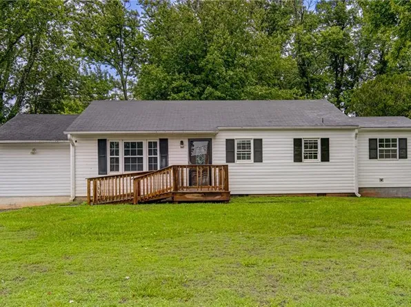 4408 Northampton Dr, Winston Salem, NC 27105