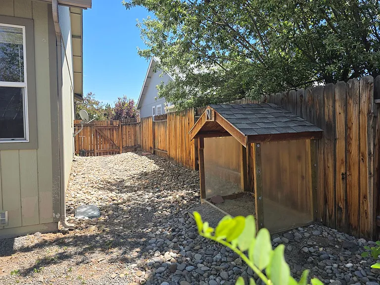 1458 Cardiff Dr — Photo 25