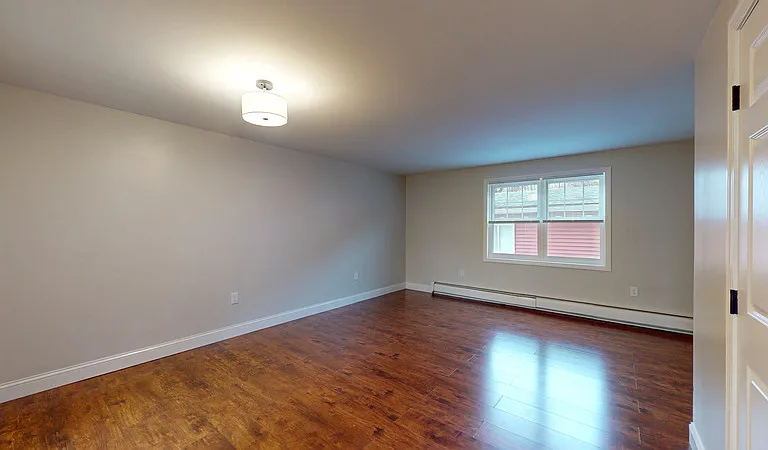 569 Center St — Photo 5