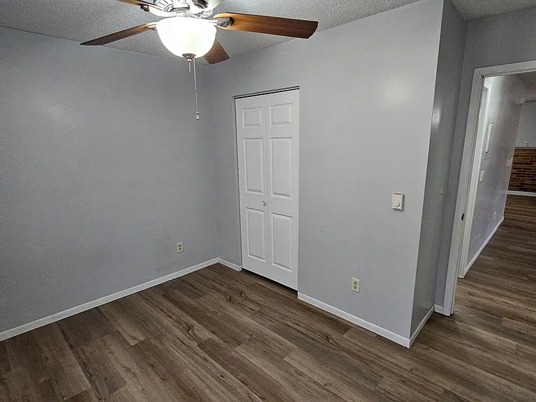 1160 Oakview Dr #7 — Photo 17