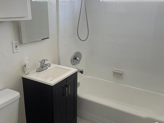 3rd image of 1634 Armacost Ave APT 4