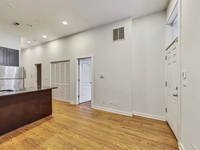1645 W Huron St #1R — Photo 3