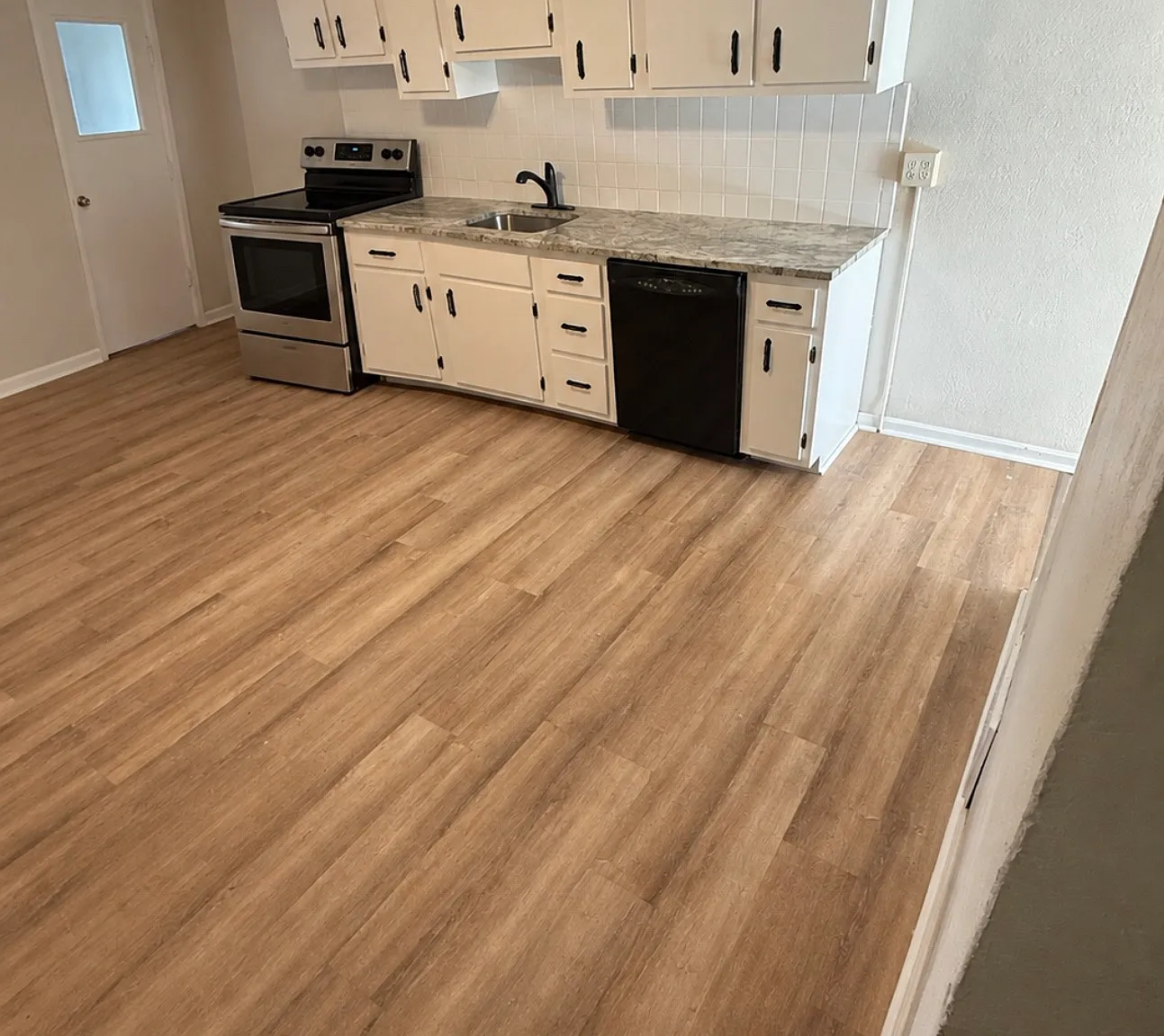 3 bed, 1105 sqft, $1,950 — Photo 1