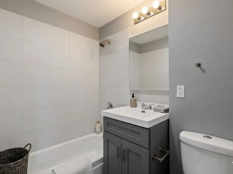 Maple Grove Apartments - Luxury and Convenience in Mundelein! — Photo 14