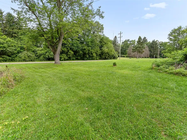 39357 Wade Rd, Romulus, MI 48174