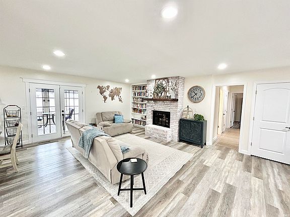 4th image of 809 Foxwood Dr