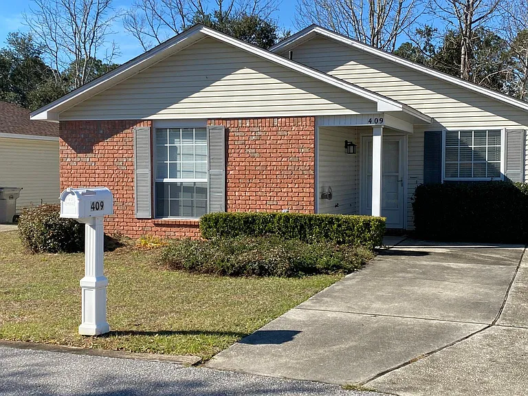 409 Oak Knoll Lane