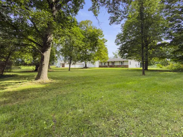 1117 9th St, Plainwell, MI 49080