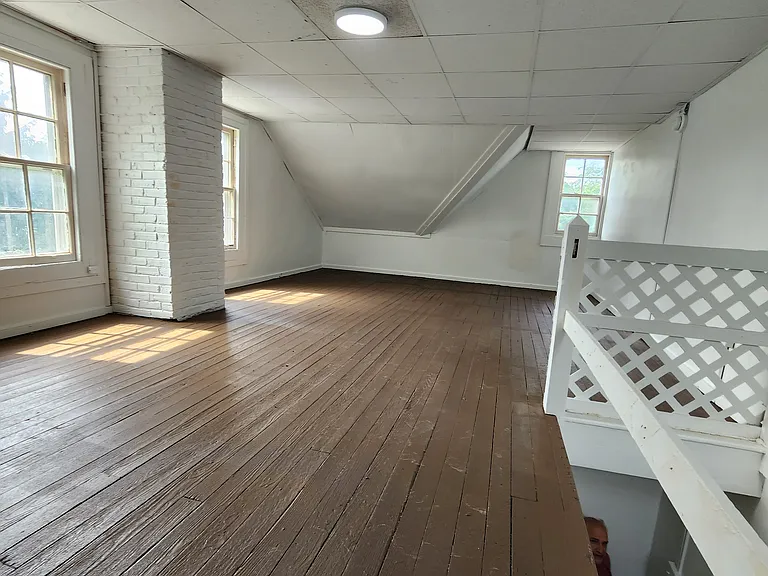 1810 Olive St — Photo 11